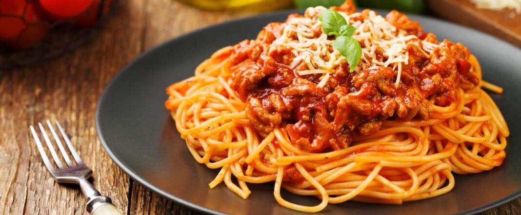 Student dies after eating reheated pasta

