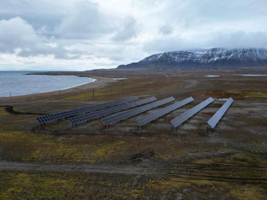  Arctic: a solar installation comes into service 1,300 km from the North Pole |  TV5MONDE

