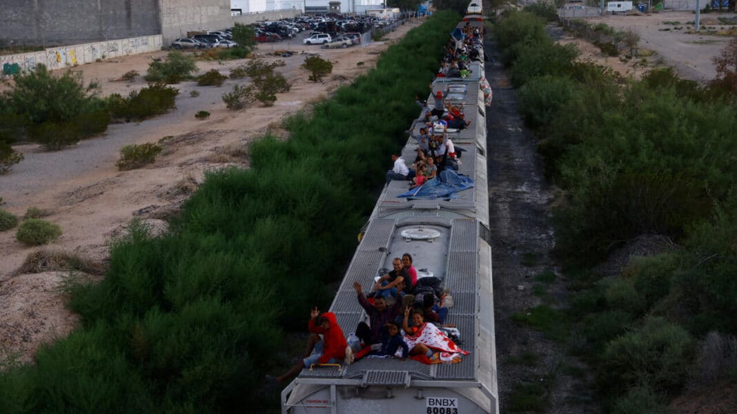 Faced with the influx of migrants, Mexico immobilizes dozens of trains

